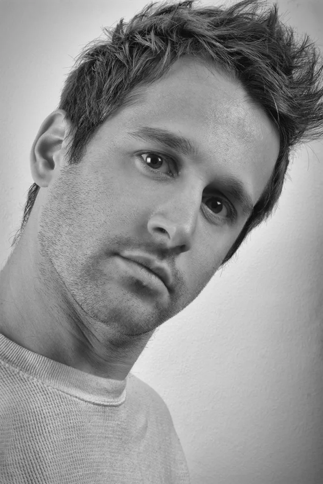 John De Luca fotoğrafı