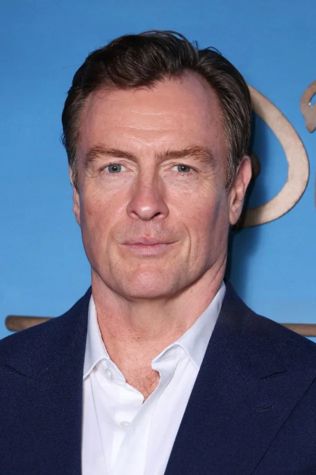 Toby Stephens fotoğrafı