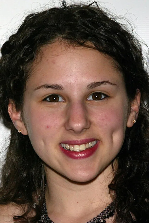 Hallie Eisenberg fotoğrafı