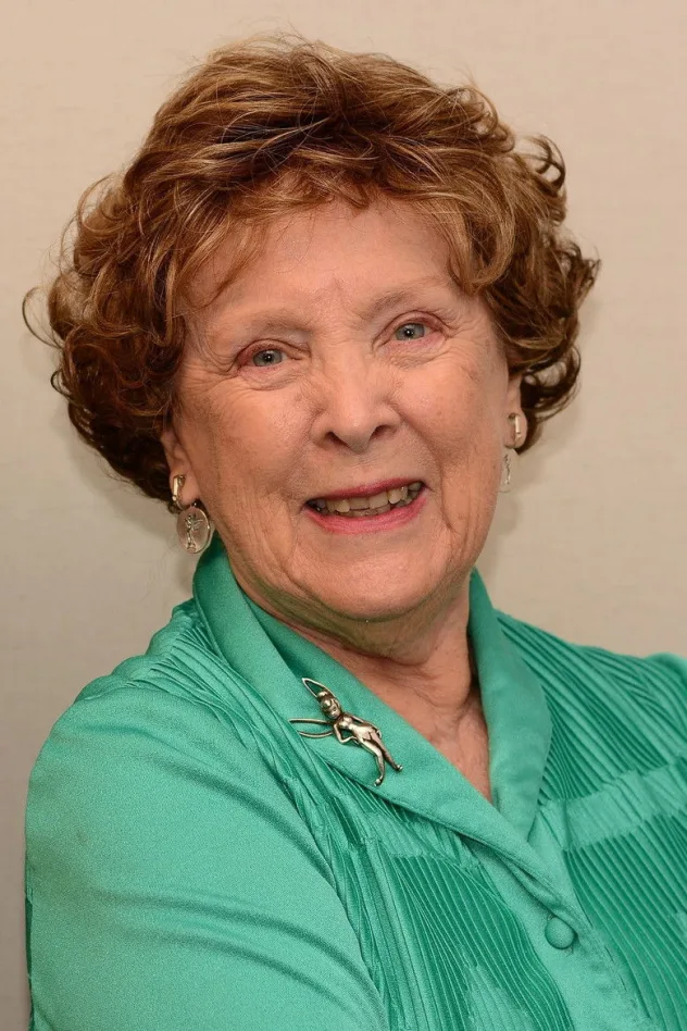 Margaret Kerry fotoğrafı