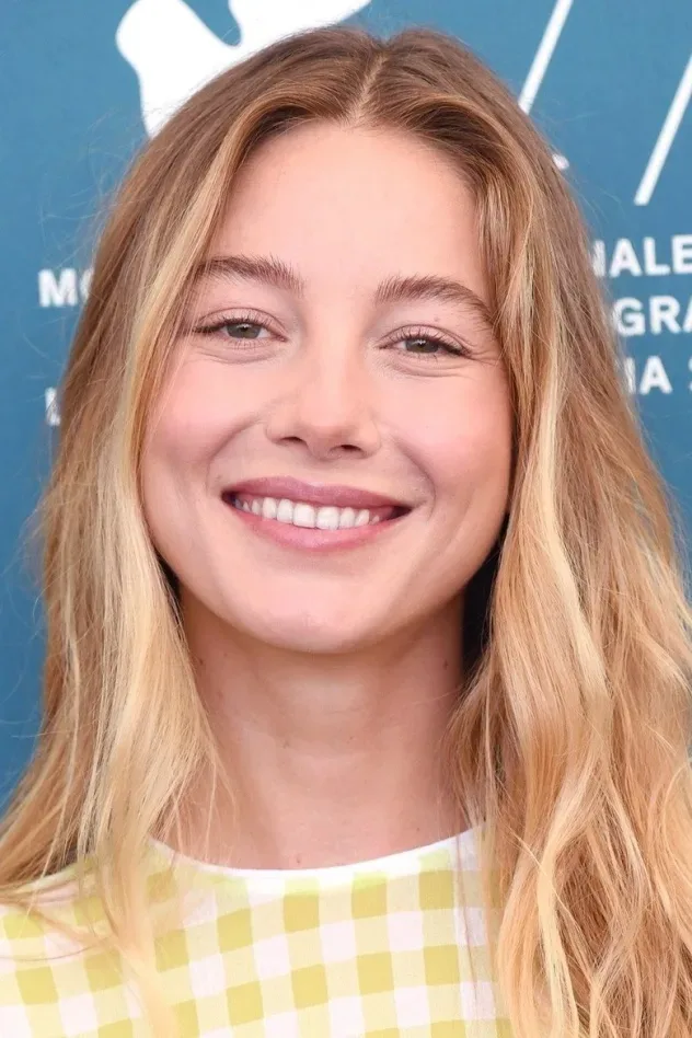 Imagen de portada para Charlotte Vega