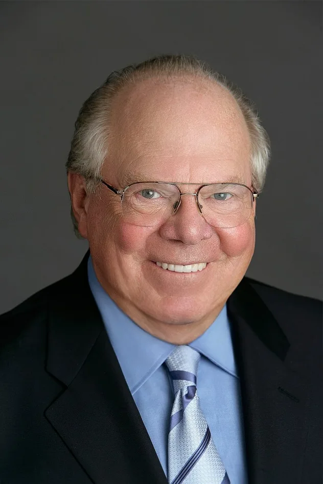 Verne Lundquist fotoğrafı