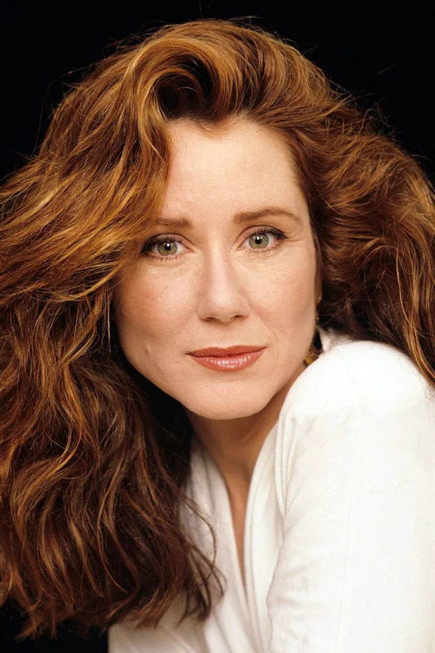 Mary McDonnell fotoğrafı