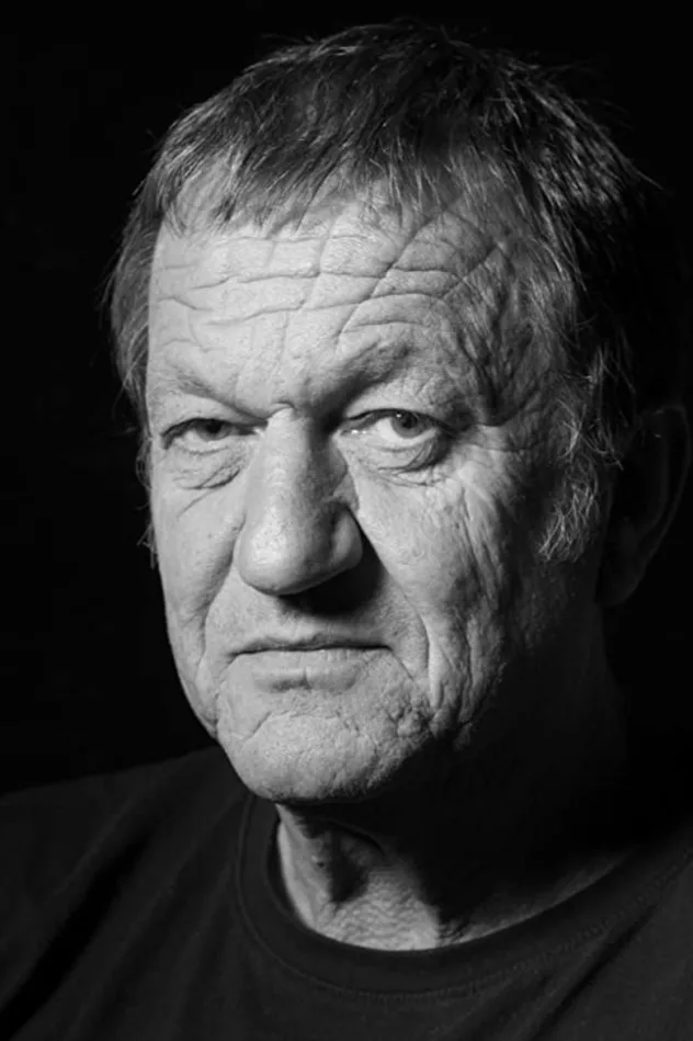 John Benfield fotoğrafı