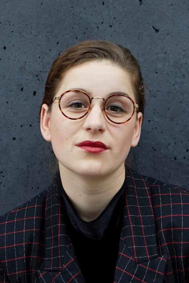 Lou Strenger fotoğrafı