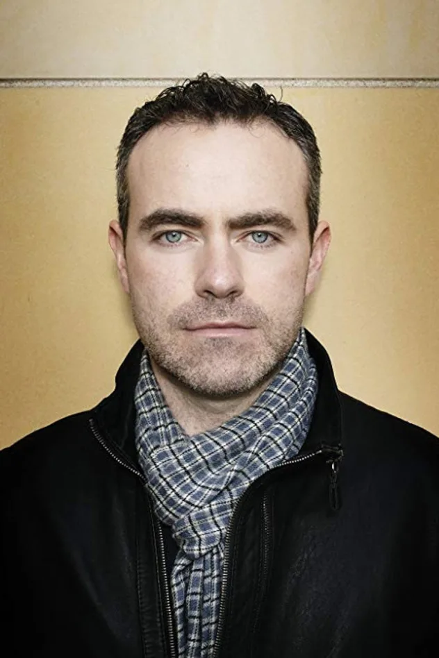 John Crowley fotoğrafı