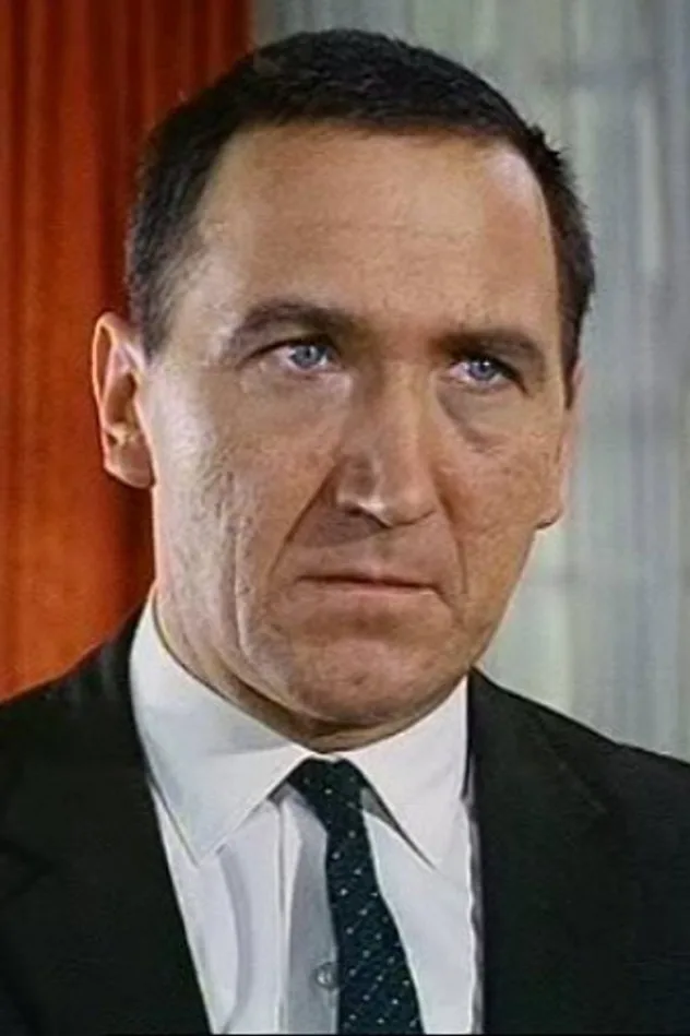 George Sewell fotoğrafı