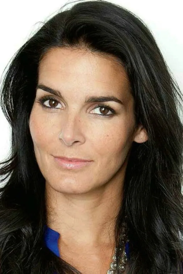 Angie Harmon fotoğrafı