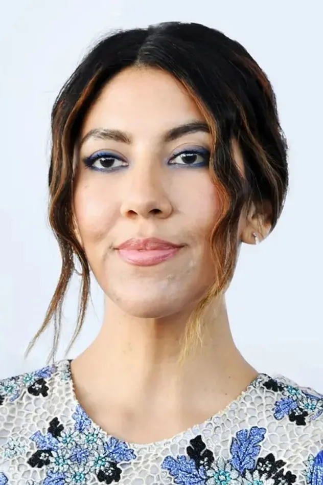 Stephanie Beatriz fotoğrafı