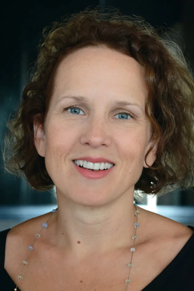Jennifer Dundas fotoğrafı