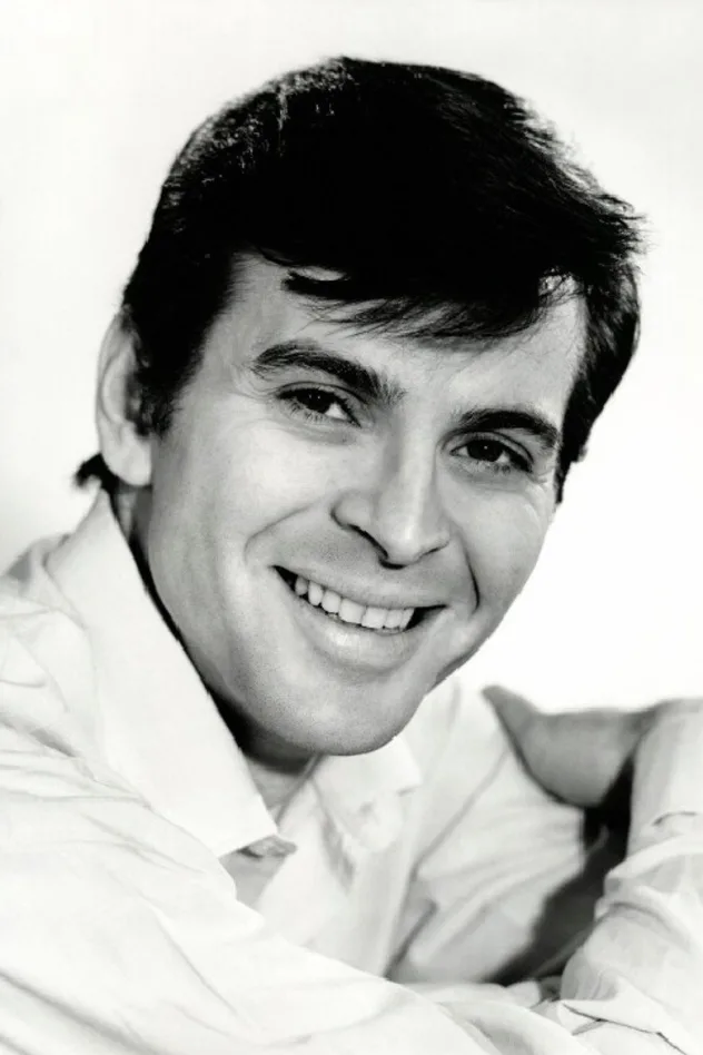 Stuart Damon fotoğrafı