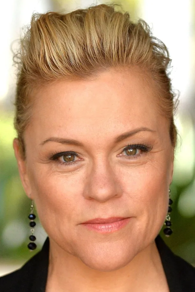 Christine Elise fotoğrafı
