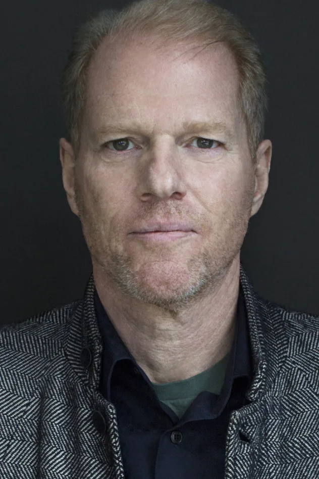 Noah Emmerich fotoğrafı