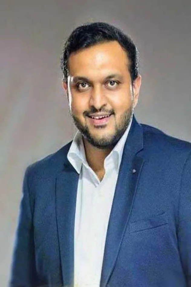 Aditya Sarpotdar fotoğrafı