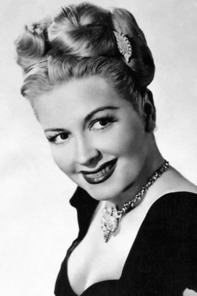 Christine McIntyre fotoğrafı