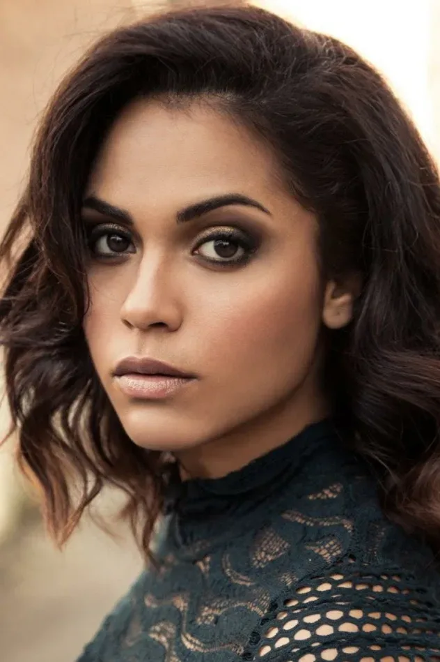 Imagen de portada para Monica Raymund