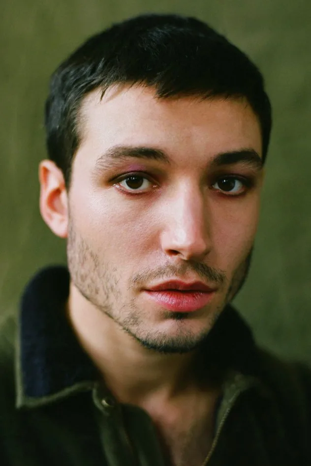 Ezra Miller fotoğrafı
