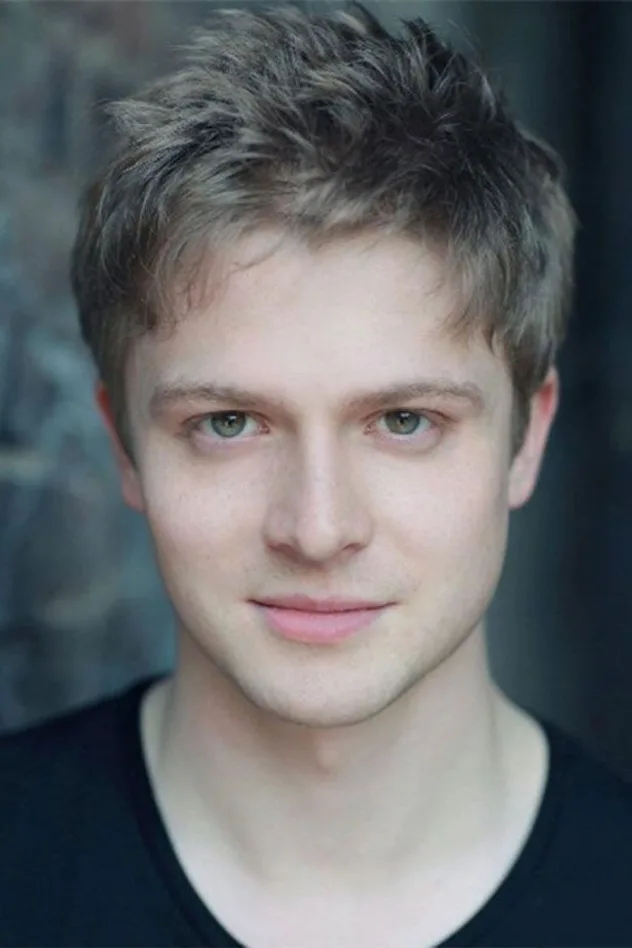 Simon Ginty fotoğrafı