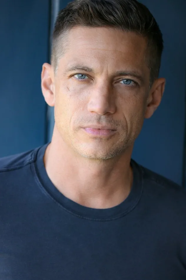 James Carpinello fotoğrafı
