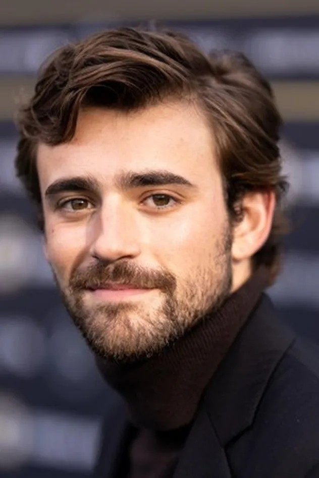 Charlie Rowe fotoğrafı
