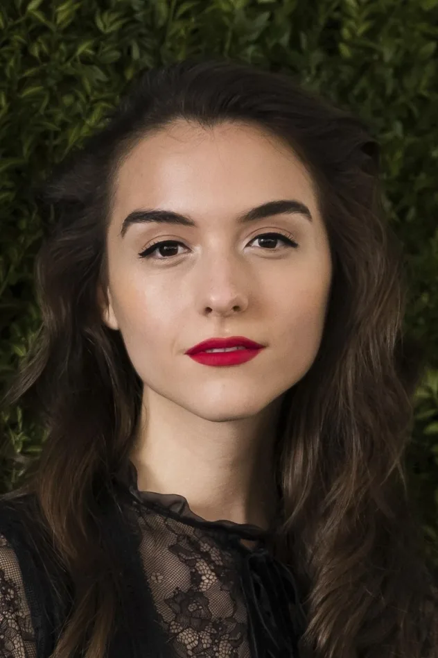 Quinn Shephard fotoğrafı