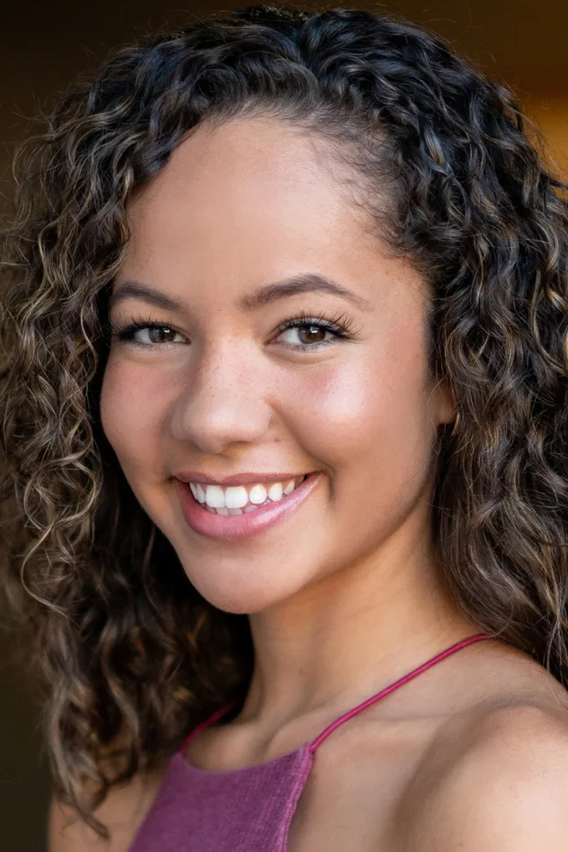 Lexie Stevenson fotoğrafı