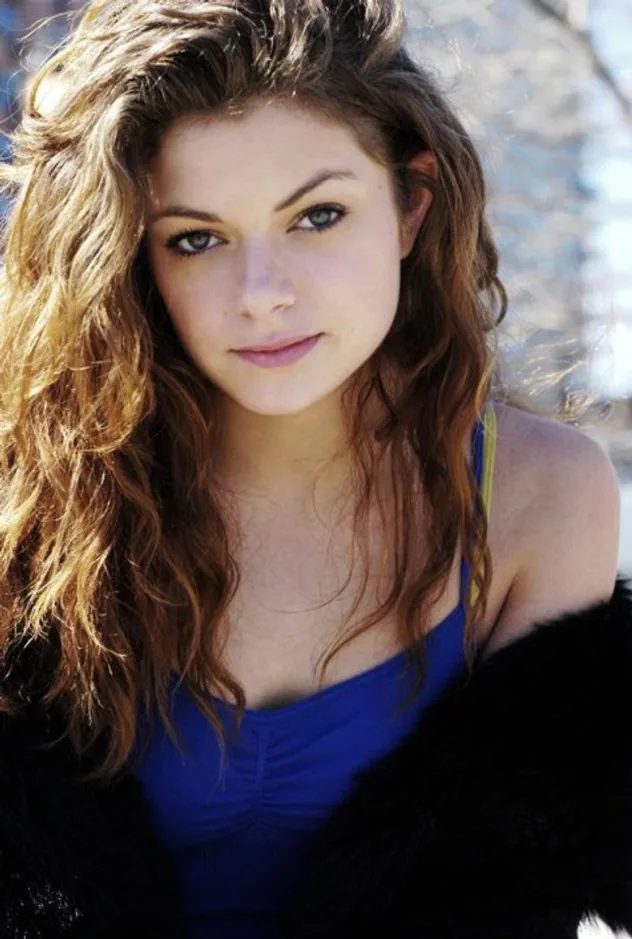 Izzie Steele fotoğrafı