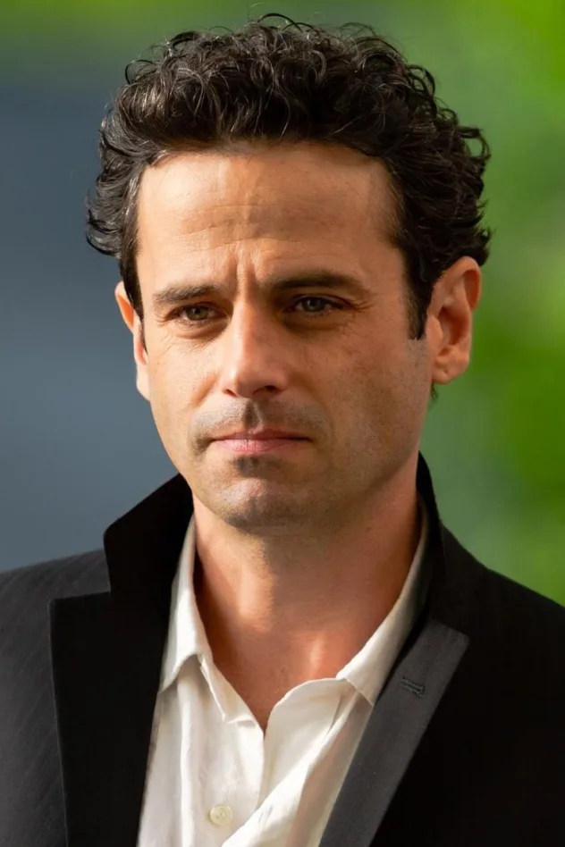 Luke Kirby fotoğrafı