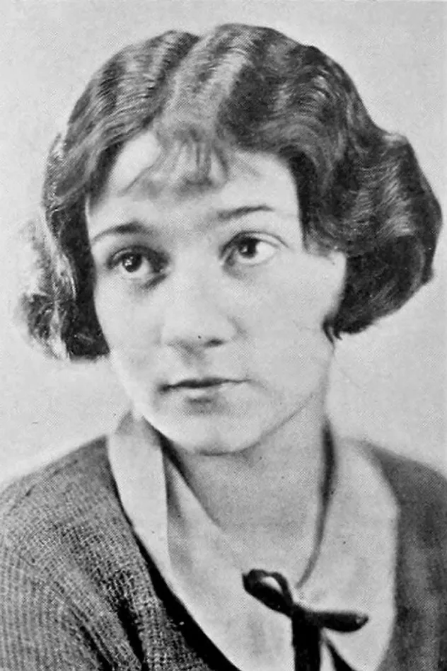 Joan Standing fotoğrafı