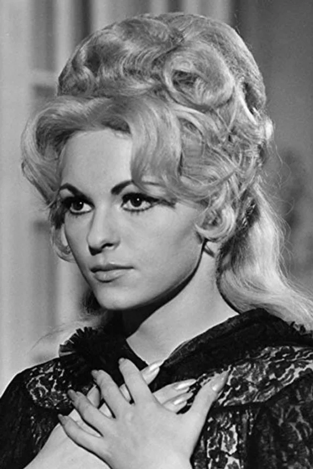 Maria Rohm fotoğrafı