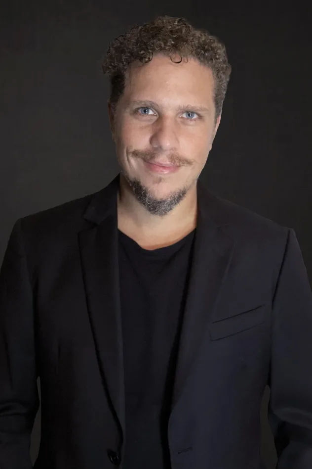 Gary Alazraki fotoğrafı