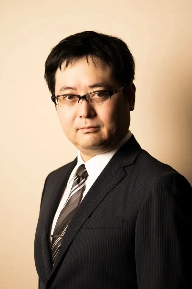 米澤穂信 fotoğrafı