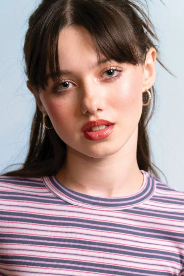 Violet McGraw fotoğrafı