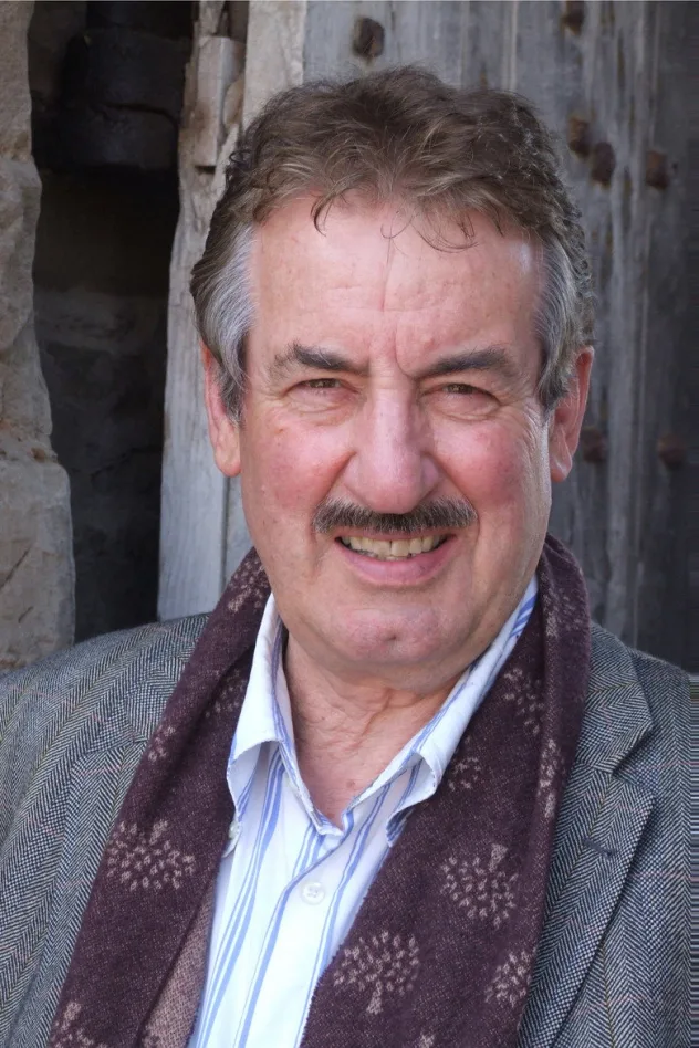 John Challis fotoğrafı