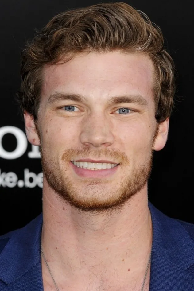 Derek Theler fotoğrafı