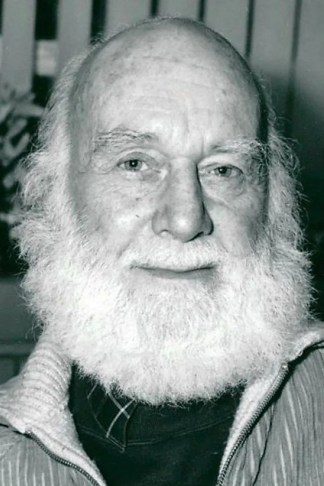 Buster Merryfield fotoğrafı