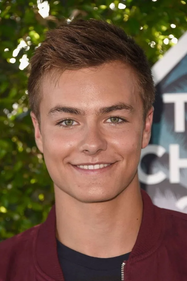Peyton Meyer fotoğrafı