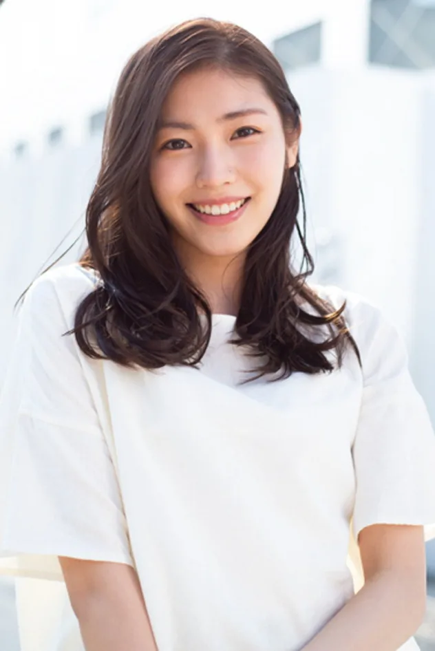 立石晴香 fotoğrafı