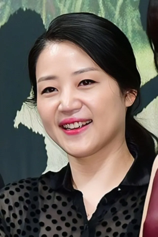 Cho Yoon-young fotoğrafı
