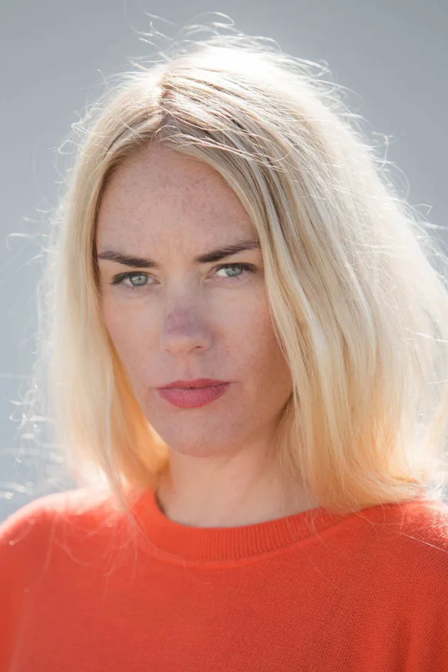 Julie Andem fotoğrafı