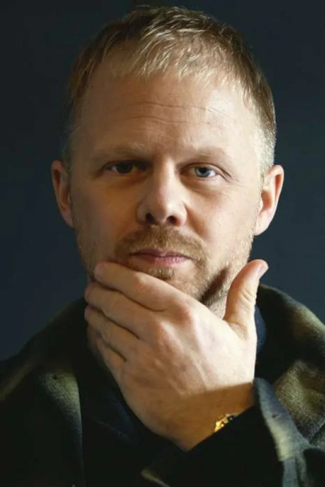 Adam August fotoğrafı