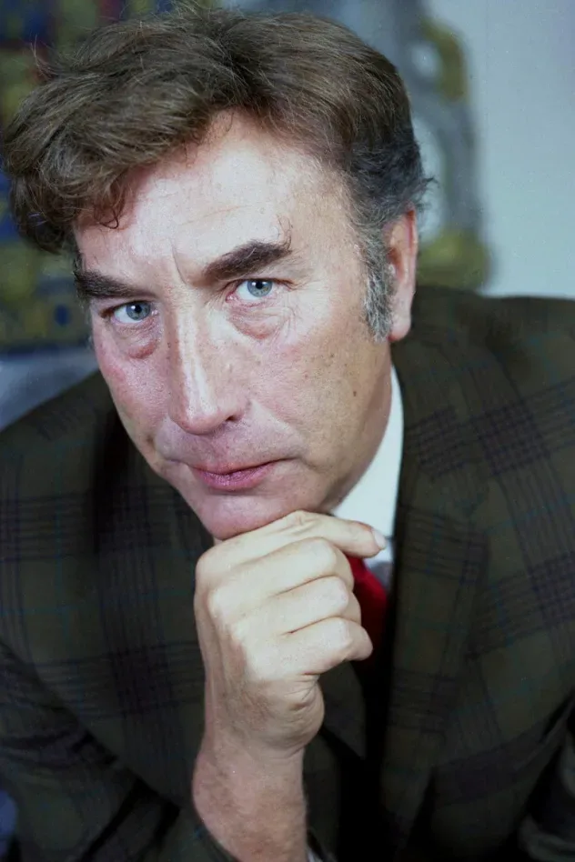 Обложка для Frankie Howerd