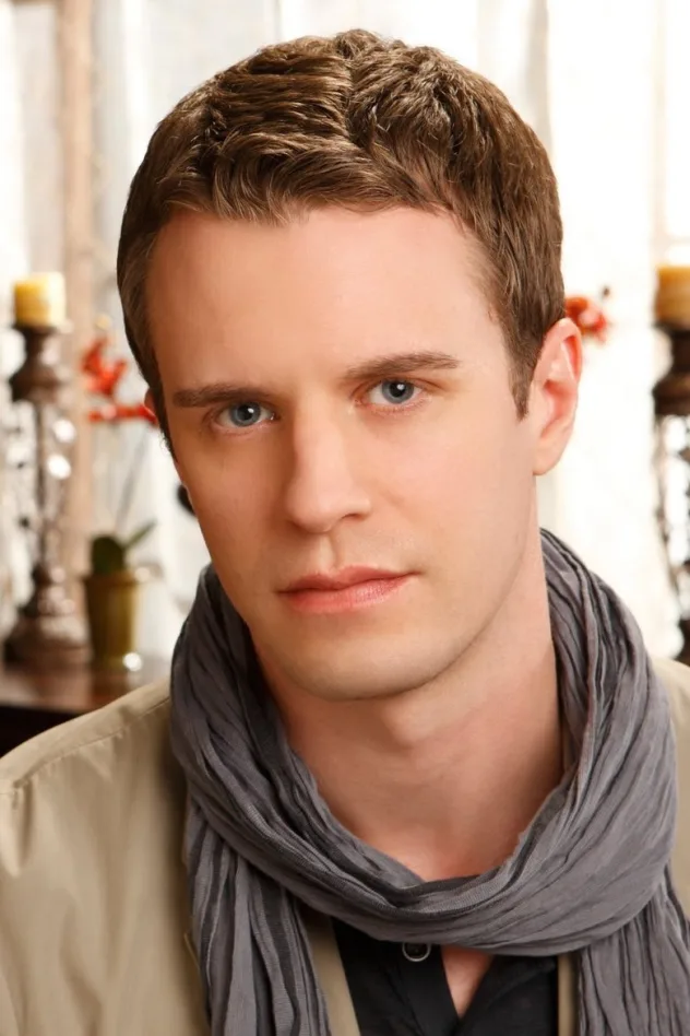 Luke Mably fotoğrafı