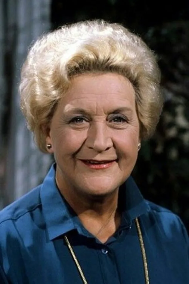 Mollie Sugden fotoğrafı