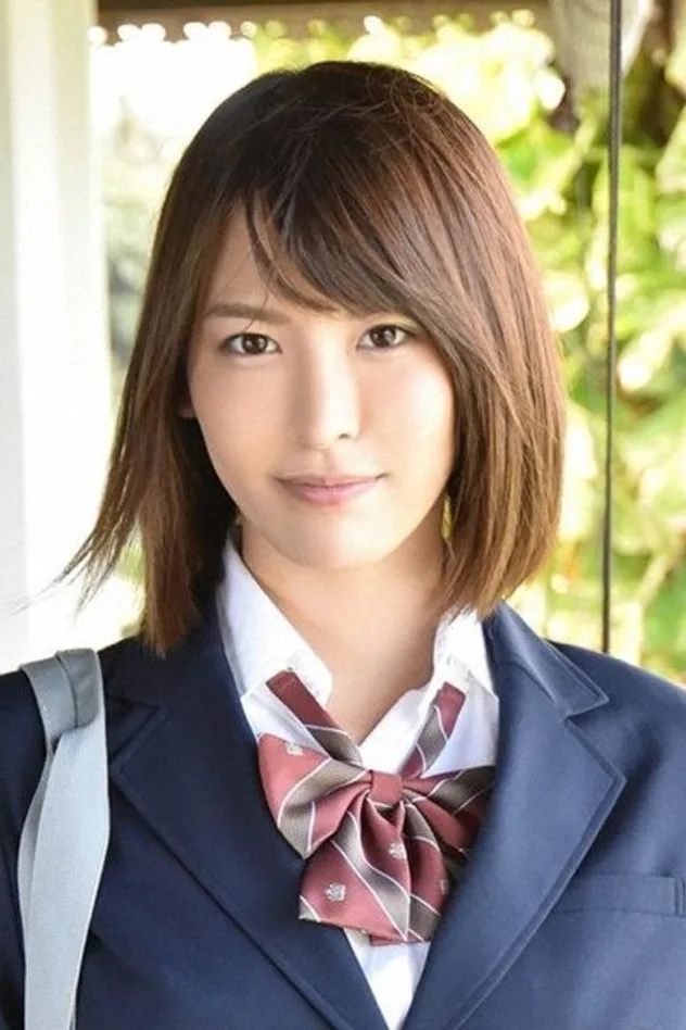 Sena Natsuki fotoğrafı