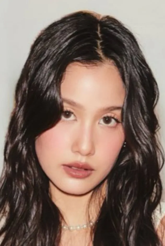 อาย ฟาริดา สะอาด fotoğrafı