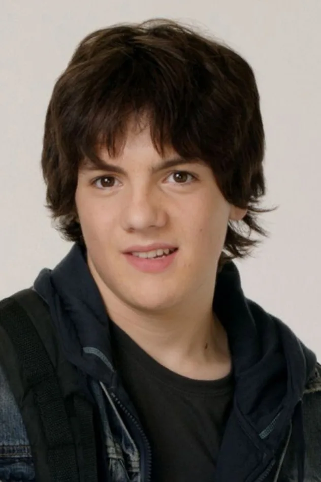 Matthew Knight fotoğrafı