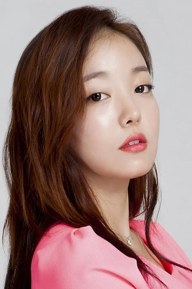Moon Ji-in fotoğrafı