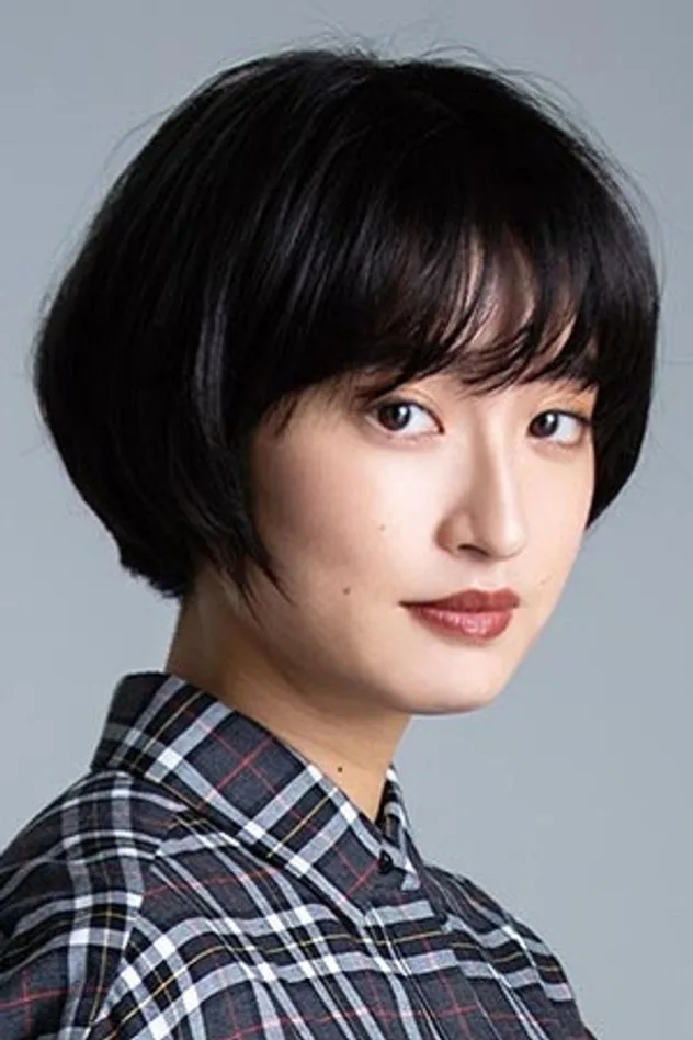 Mugi Kadowaki fotoğrafı