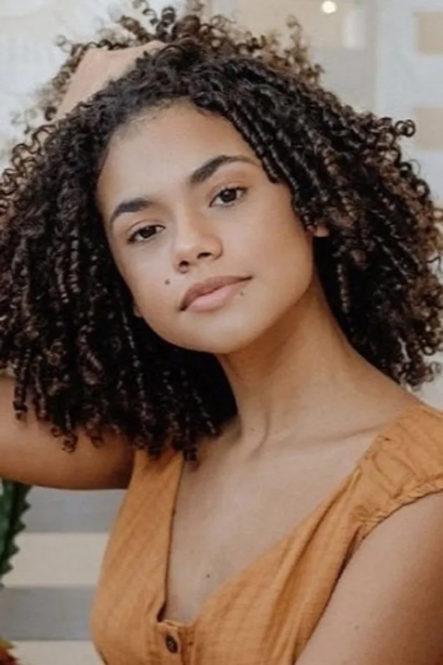 Alana Cabral fotoğrafı